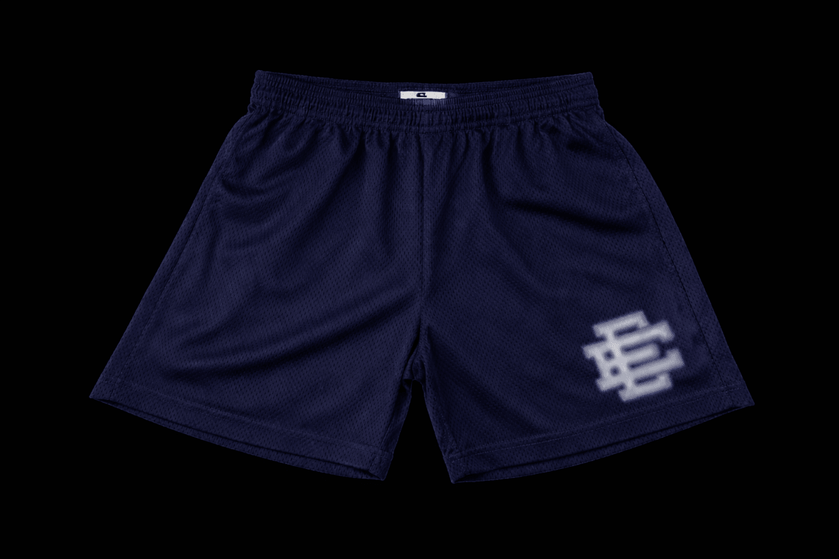 Light blue EE shorts from Reselling Vendor, casual fit, with elastic waistband and side pockets, displayed flat.
