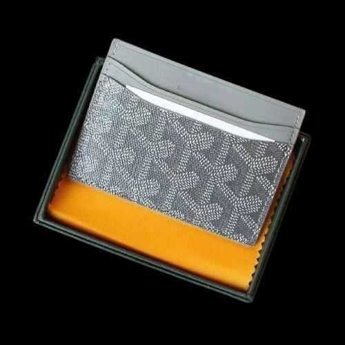 Goya cardholder by Reselling Lab featuring multiple card slots and sleek black leather design.